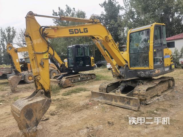 山東臨工E655F挖掘機(jī)