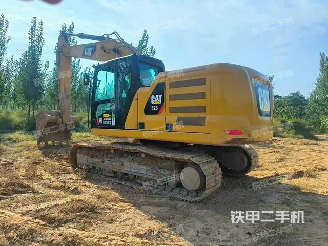 卡特彼勒323挖掘机的设备实拍-第3张实拍照片