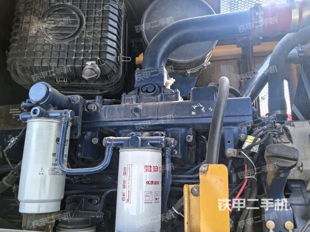 发动机右侧（整机外观及大件）