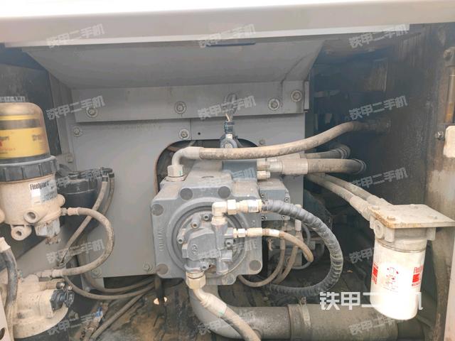 液壓泵斜45?左（大件艙室）