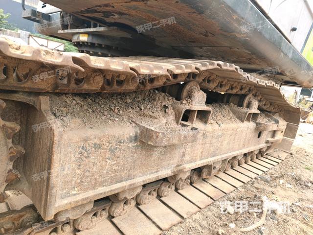 左側(cè)履帶整體?（行走機(jī)構(gòu)）