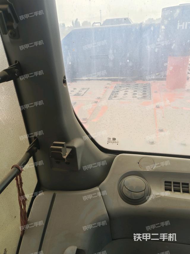 后窗玻璃角标（驾驶室部分）