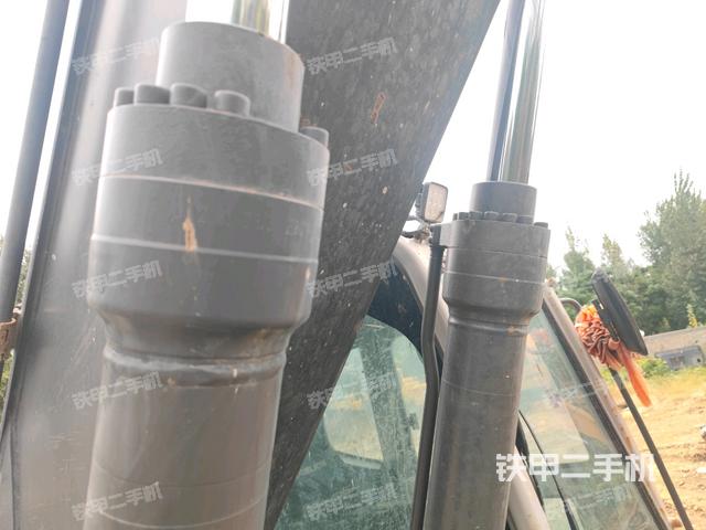 大臂油缸整體?豎拍（工作和回轉(zhuǎn)裝置）