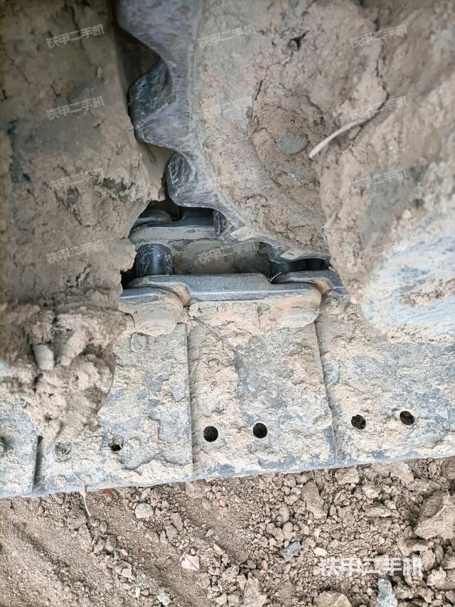 右驱动轮（行走机构）