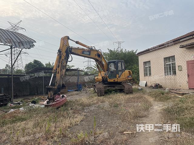 雷沃重工FR220挖掘機(jī)