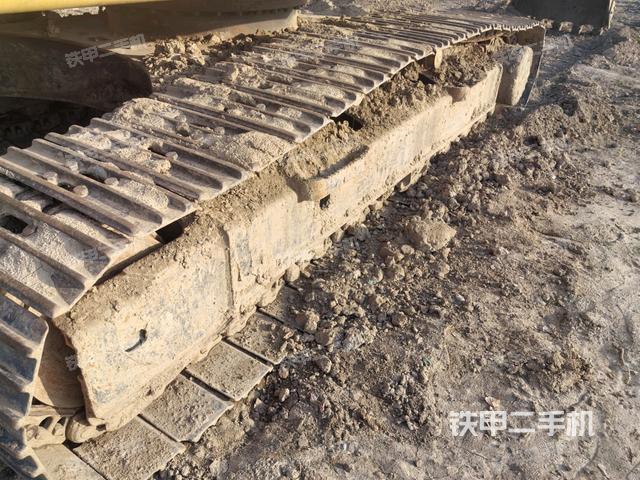 小松PC220-8挖掘机的设备实拍-第3张实拍照片