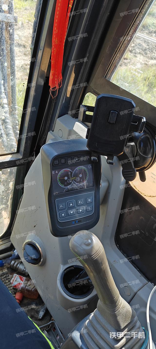 駕駛室整體（整機外觀）