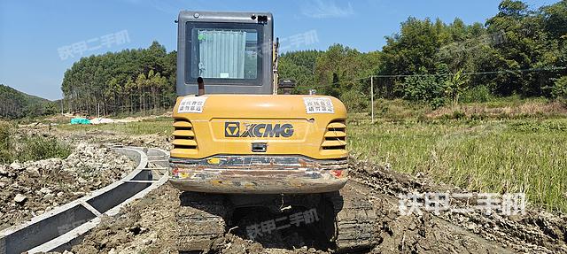 駕駛室頂部（整機外觀）