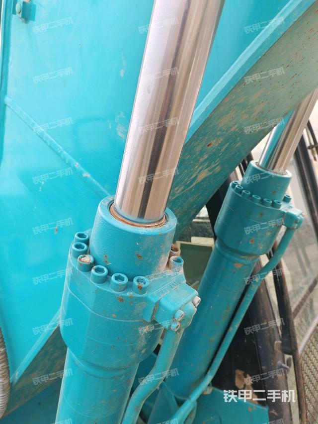 大臂油缸整體?豎拍（工作和回轉(zhuǎn)裝置）