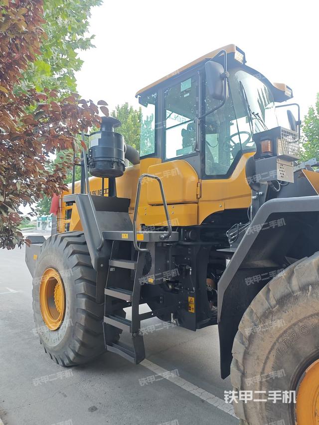 右前輪（行走機構(gòu)）