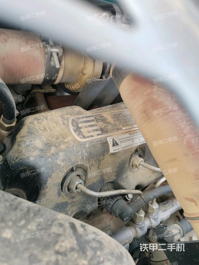 氣門(mén)室蓋螺絲特寫(xiě)（上車(chē)部件）