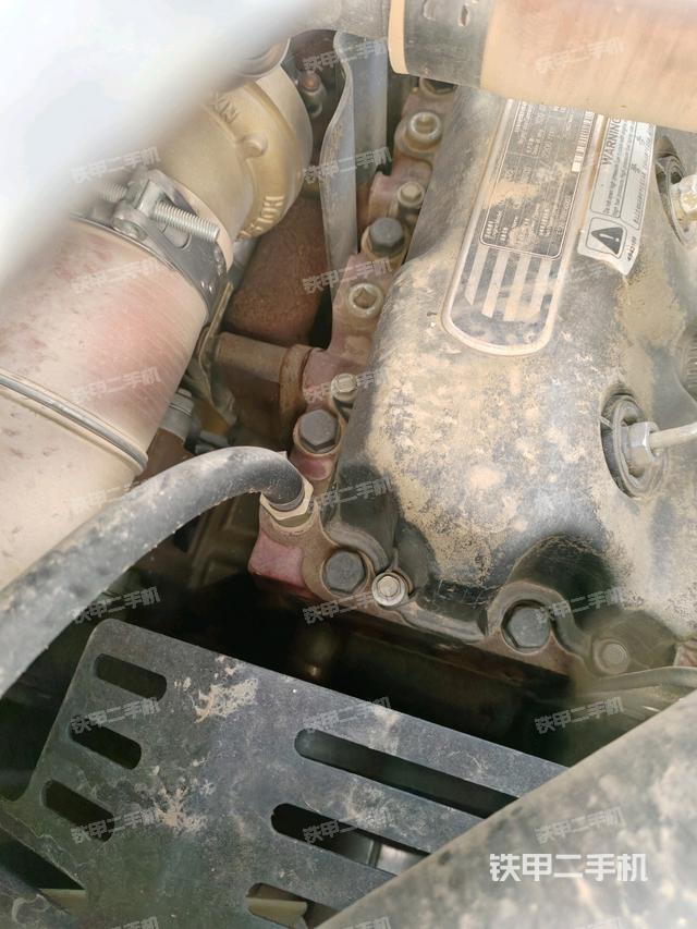 發(fā)動(dòng)機(jī)室（上車(chē)部件）