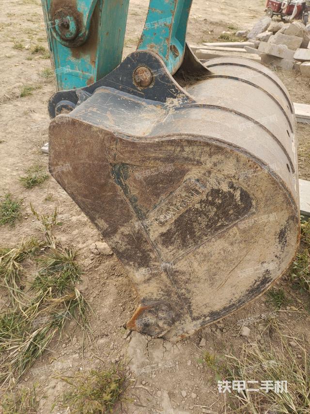 鏟斗右后整體（工作和回轉(zhuǎn)裝置）