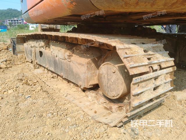 右側(cè)履帶整體?（行走機(jī)構(gòu)）