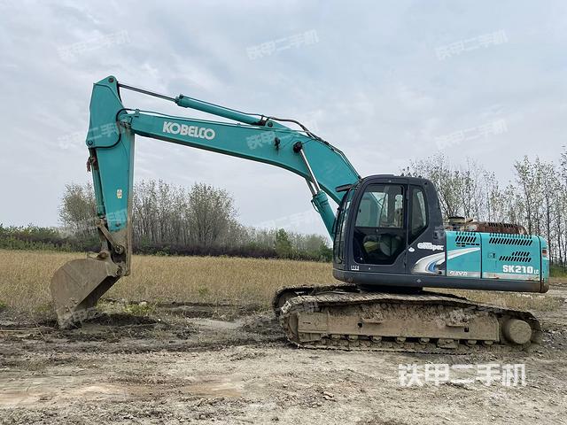 神鋼SK210LC-8挖掘機(jī)