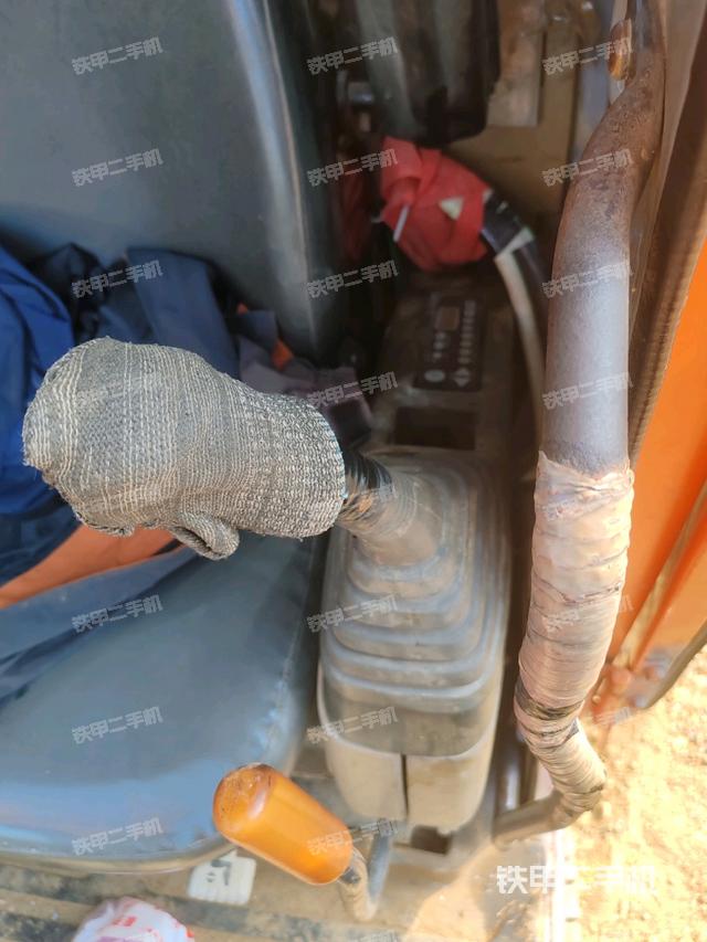 座椅左側(cè)控制臺/音響/含左手柄（駕駛室部分）