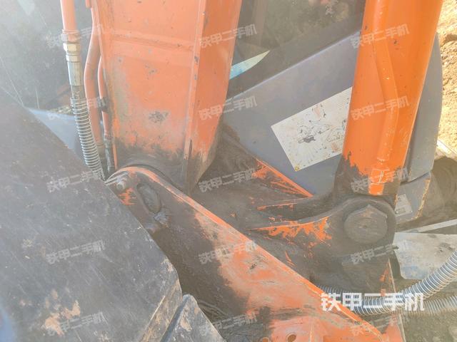 大臂根部?斜（工作和回轉(zhuǎn)裝置）