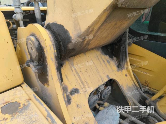 大臂根部?斜視(工作和回轉裝置) 大臂根部?斜視(工作和回轉裝置)