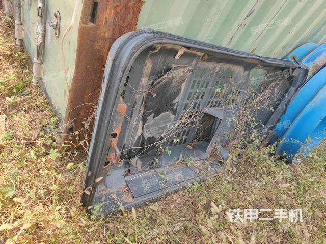 中央回轉接頭特寫(上車部件) 中央回轉接頭特寫(上車部件)