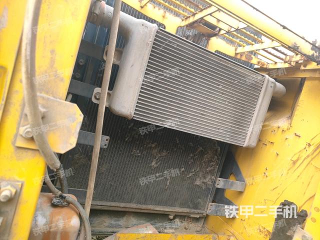 散熱器正面(大件艙室) 散熱器正面(大件艙室)