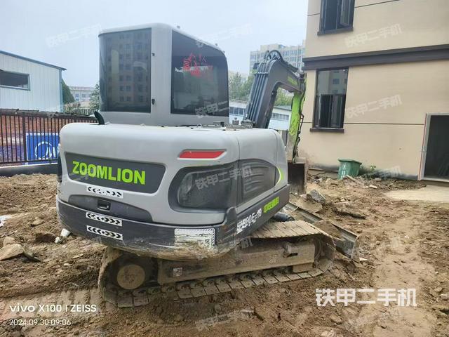 中联重科ZE60E-10挖掘机的设备实拍-第2张实拍照片
