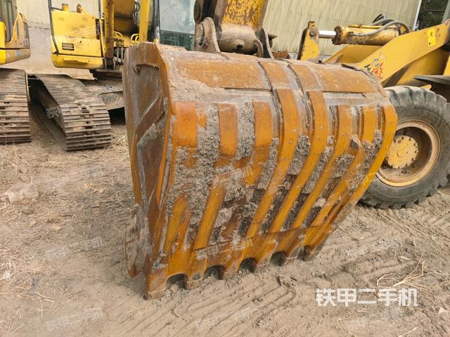鏟斗45度(工作和回轉裝置) 鏟斗45度(工作和回轉裝置)
