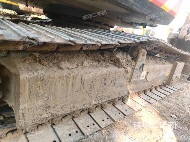 右側(cè)履帶整體?(行走機(jī)構(gòu)) 右側(cè)履帶整體?(行走機(jī)構(gòu))