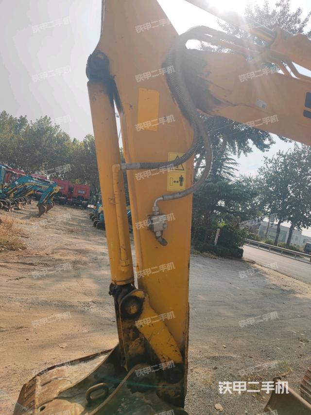 小臂整體左后(工作和回轉(zhuǎn)裝置) 小臂整體左后(工作和回轉(zhuǎn)裝置)