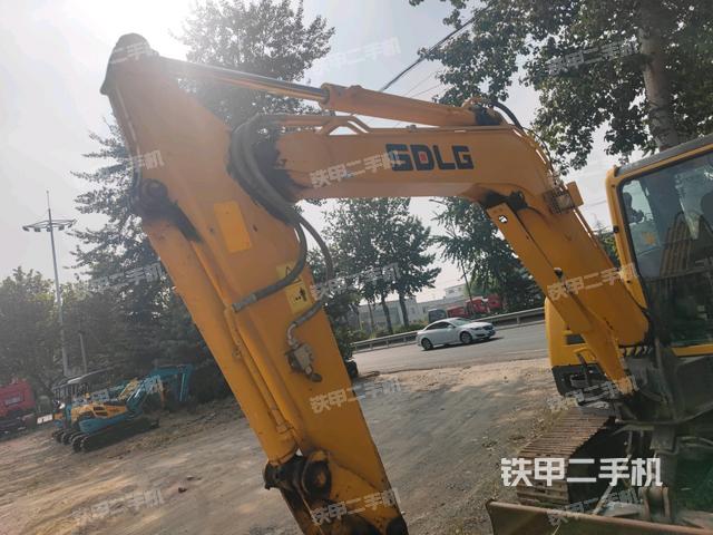 小臂整體右前(工作和回轉(zhuǎn)裝置) 小臂整體右前(工作和回轉(zhuǎn)裝置)