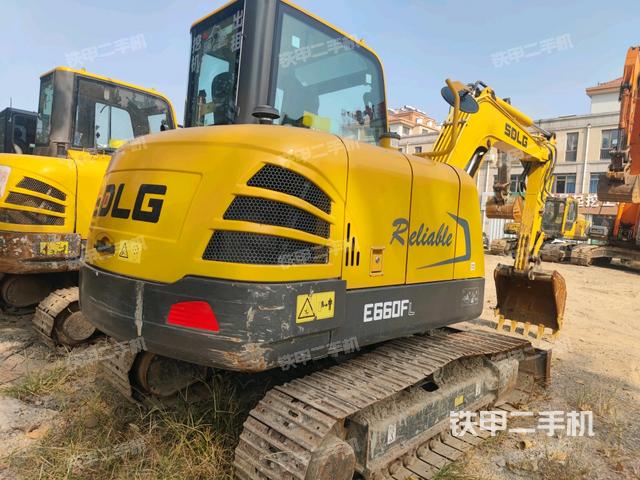 右后45(整機(jī)外觀) 右后45(整機(jī)外觀)