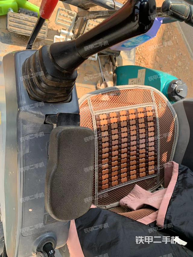 駕駛室頂部（整機(jī)外觀）