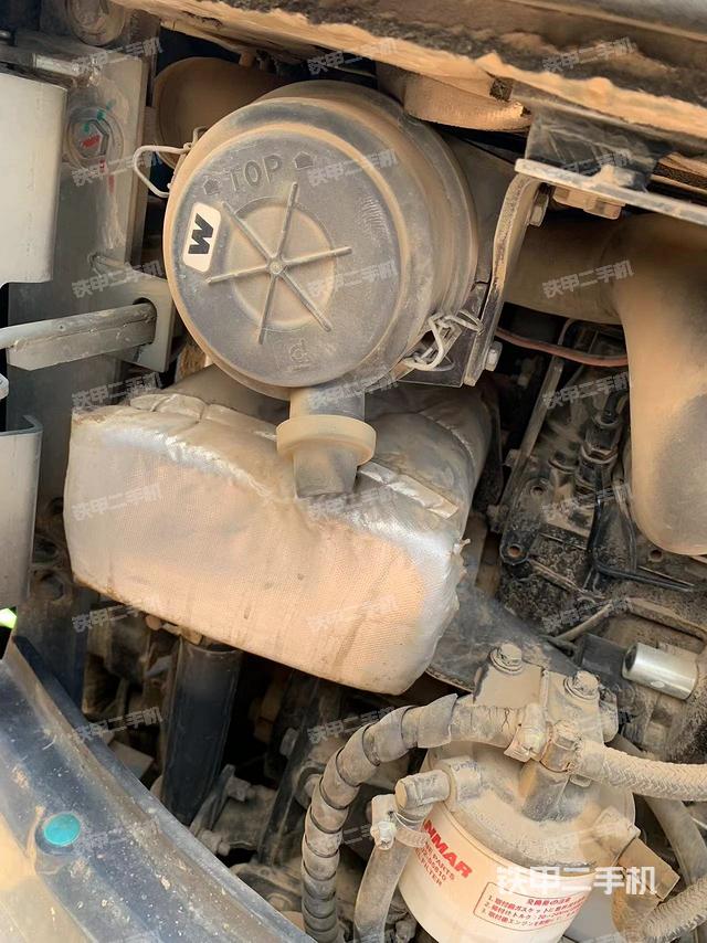 液壓泵艙室正面整體（整機(jī)外觀）