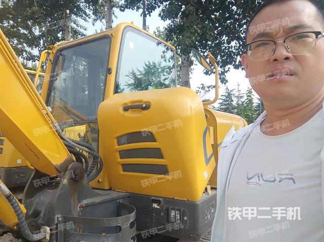 山东临工E660FL挖掘机的设备实拍-第1张实拍照片