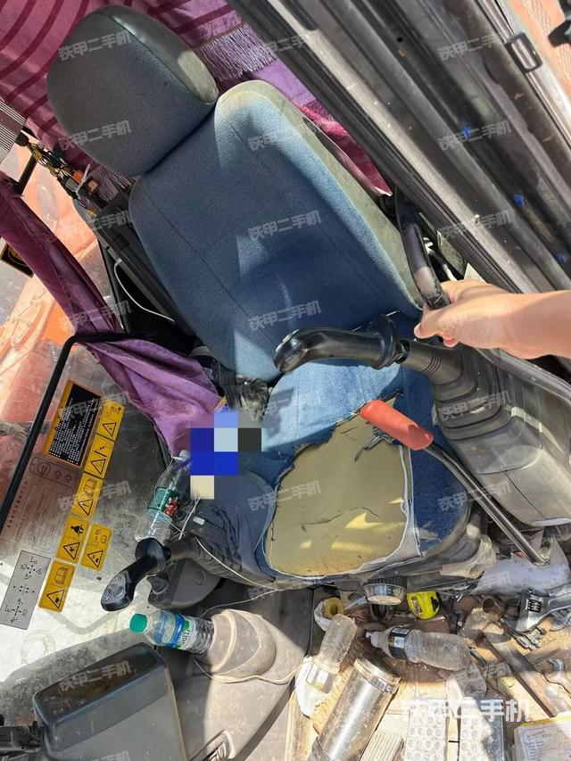 駕駛室整體（整機(jī)外觀）