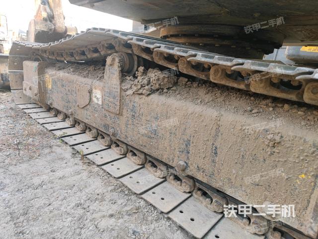 左側(cè)履帶整體?(行走機(jī)構(gòu)) 左側(cè)履帶整體?(行走機(jī)構(gòu))