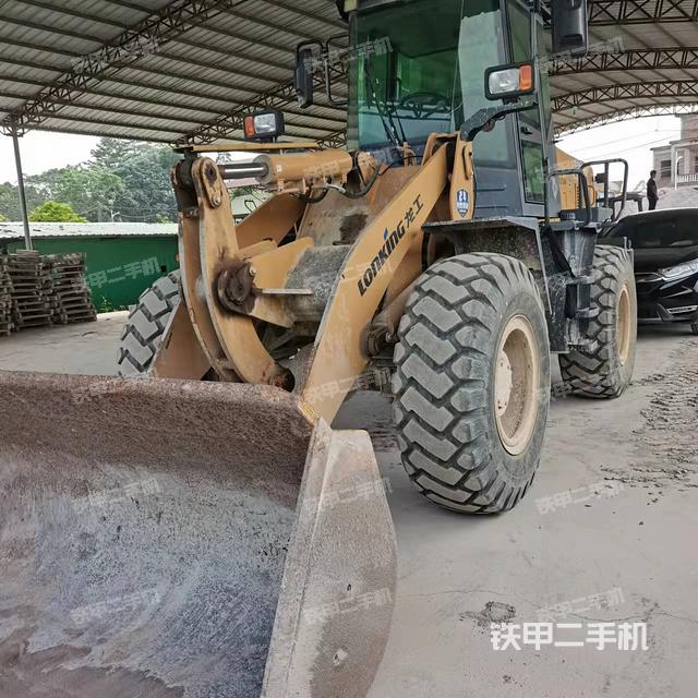 龙工LG833N装载机