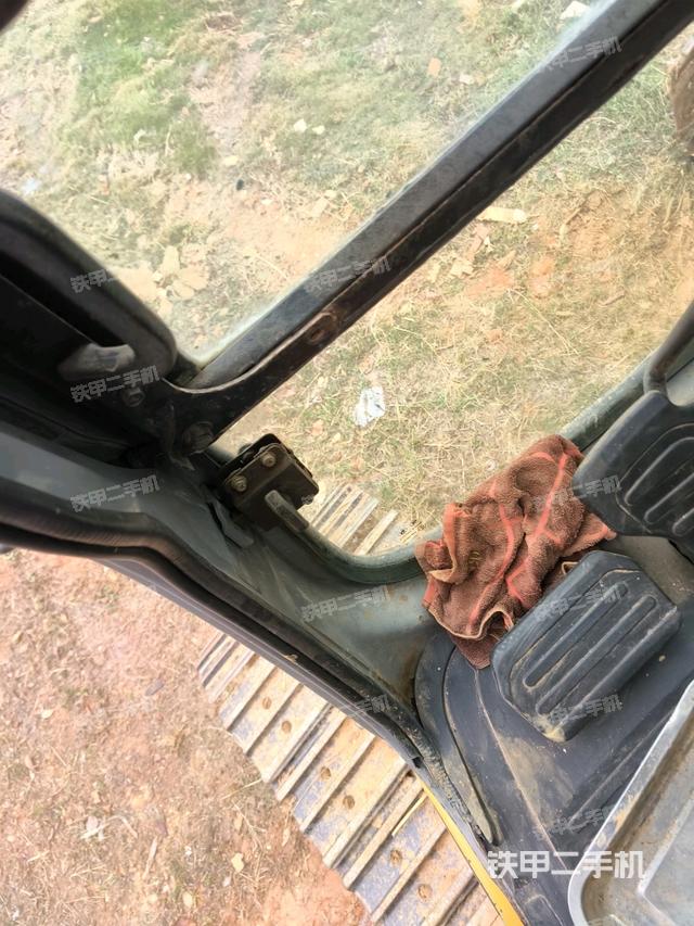 駕駛室左前45度（駕駛室部分）