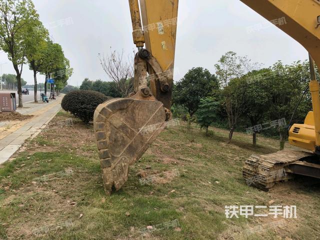 大臂背部俯視（工作和回轉(zhuǎn)裝置）