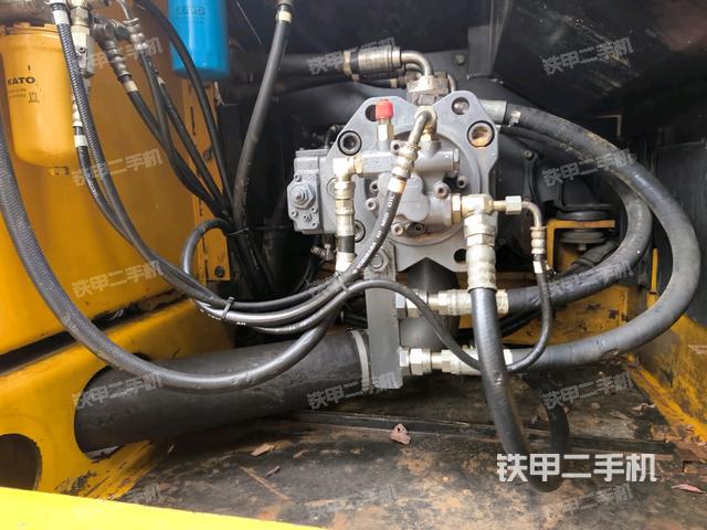 液壓泵斜45?右（大件艙室）