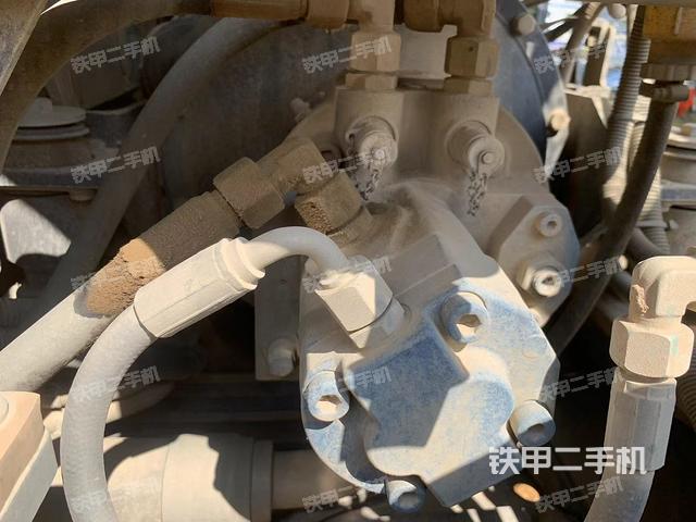 液壓泵艙室正面整體（整機(jī)外觀）