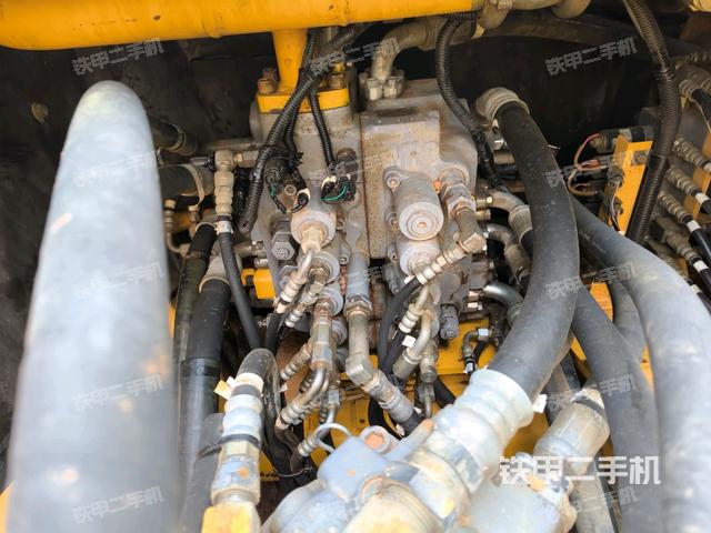 駕駛室頂部俯視（上車部件）