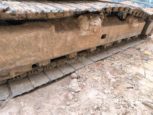 右驅(qū)動(dòng)輪（行走機(jī)構(gòu)）