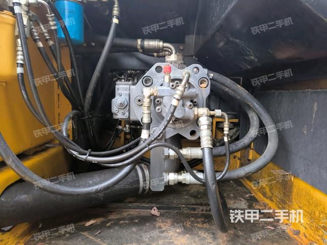 電瓶（大件艙室）