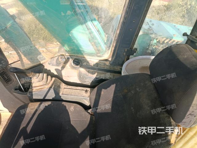 后窗玻璃角标（驾驶室部分）