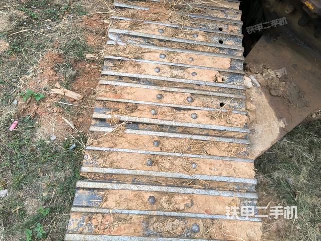 左側(cè)履帶整體?（行走機(jī)構(gòu)）