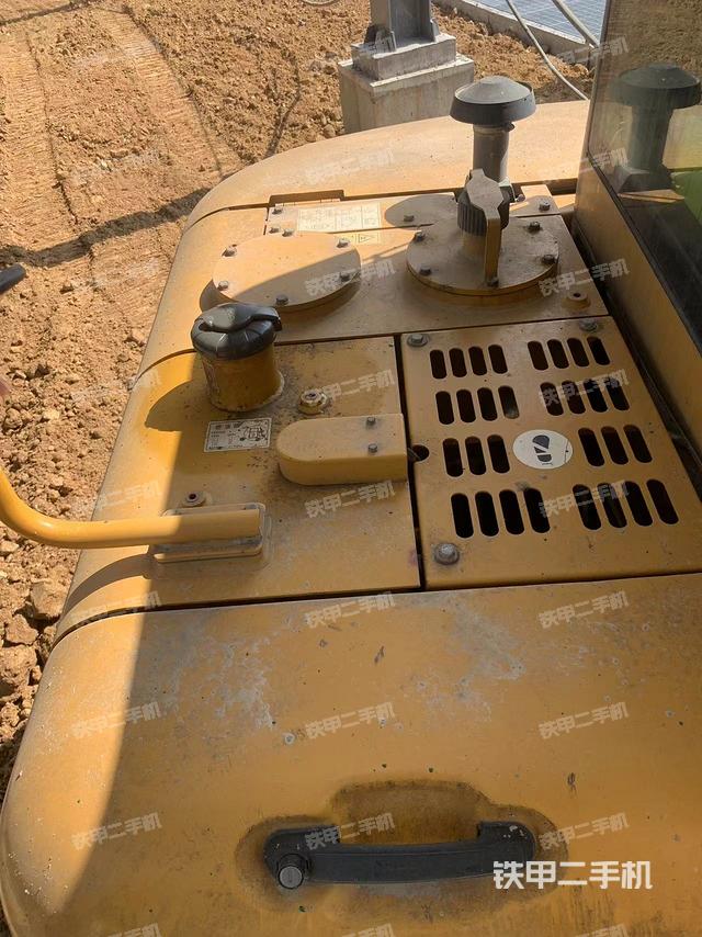 回轉(zhuǎn)馬達(dá)和主控閥（整機(jī)外觀）