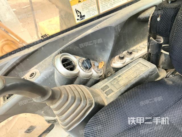 座椅左側(cè)控制臺(tái)/音響/含左手柄（駕駛室部分）