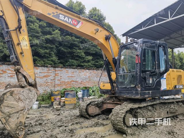 三一重工SY135C挖掘機(jī)