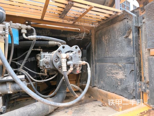 液壓泵斜45?左（大件艙室）