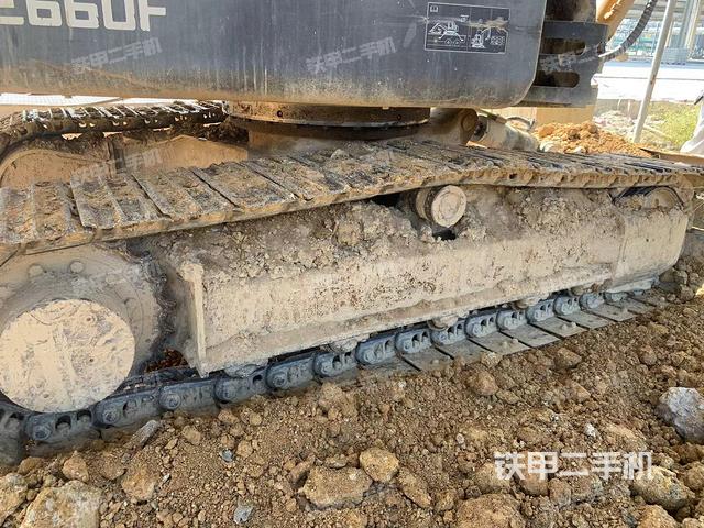 單側(cè)履帶整體（整機(jī)外觀）